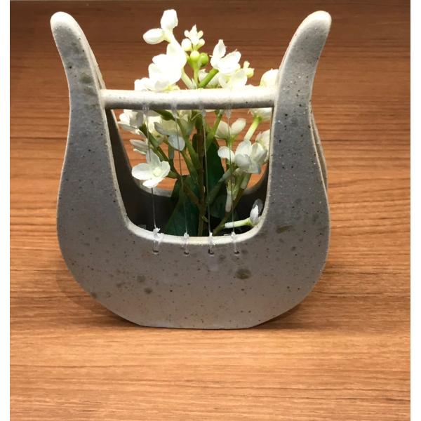花と楽器のシンフォニー　花器　ハープ　白　花瓶