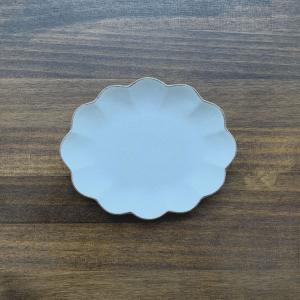 【アウトレット】有田焼　13.5ｃｍスノー渕金楕円菊割皿