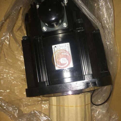 1つのYaskawa Servo Motor SGMRV-13ANA-IR11