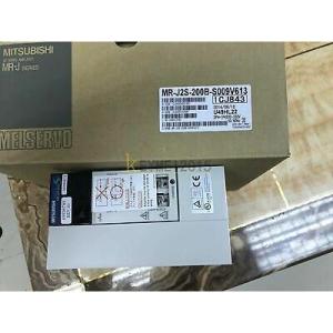1PC未使用サーボドライバーMR-J2S-200B-S009V613 NEW