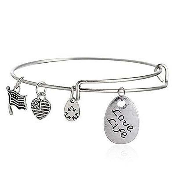 【ALECK ANNDRA NEEN】ブレスレット Lｏｖｅ Ｌｉｆｅ プレートチャーム シルバー ...