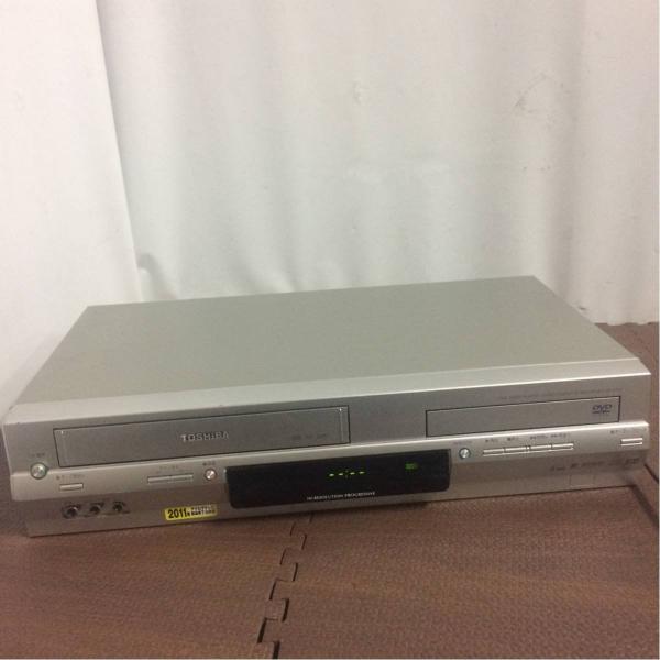 TOSHIBA VHSビデオデッキ一体型DVDプレーヤー SD-V700