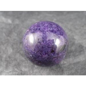 最高品質チャロアイト(Charoite)丸玉　ロシア産　寸法　：　36.7X36.7X36.7mm/69.5g｜vecsutoneclub