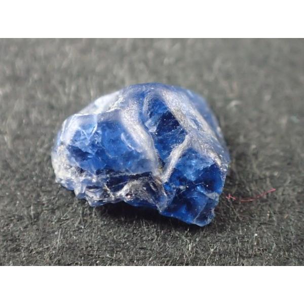 最高品質コバルトブルースピネル原石　ベトナム　イェンバイ産　寸法　：　6.3X4.8X2.1mm/0...