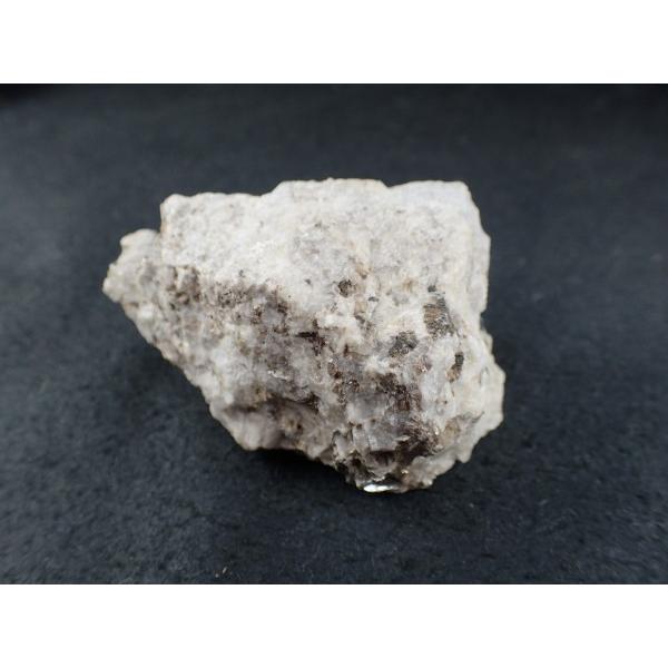 最高品質ガドリン石(Gadolinite)　三重県四日市市水沢町宮妻峡マメドチ谷 産　寸法　：　70...