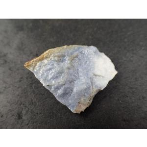 最高品質ヒスイ輝石(Jadeite)　鳥取八頭郡若桜町角谷 産　寸法　：  48.1X35.0X12.1mm/21.4g