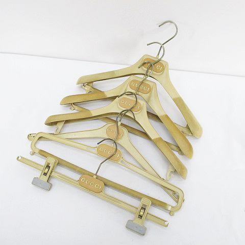 グッチ GUCCI ハンガー パンツハンガー 6本セット 形違い ベージュ系 ロゴ 文字 小物 その...