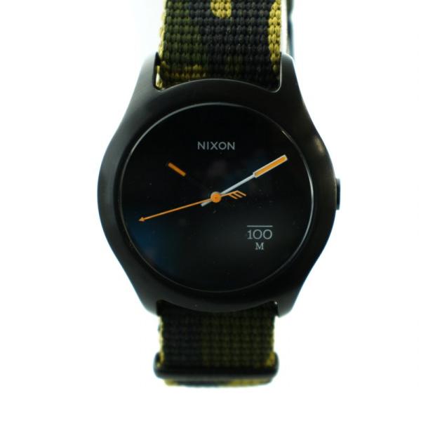 ニクソン NIXON QUAD 腕時計 ウォッチ クォーツ ロゴ 黒文字盤 ミリタリー 迷彩柄 黒 ...