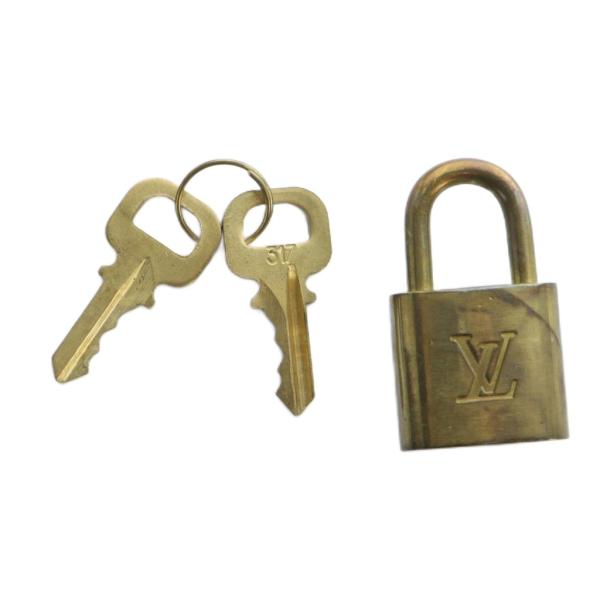 ルイヴィトン LOUIS VUITTON チャーム キーホルダー ストラップ ロゴ 南京錠 鍵 ゴー...