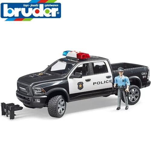 BR02505　RAM パワーワゴンパトカー（フィギュア付き）bruder(ブルーダー)