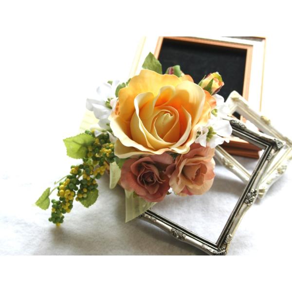 イエローバラのクレセットコサージュ