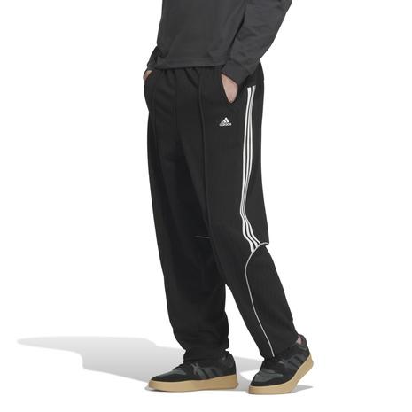 アディダス（adidas）（メンズ、レディース）ビヨンド ザ ストライプス ルーフィット ジャカード...