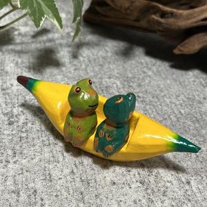 小さな小さなカエルのオブジェ バリ雑貨 インテリア 木彫り 動物 アジアン雑貨 かえる 木製 置物 ２個セット ミニチュア 可愛い