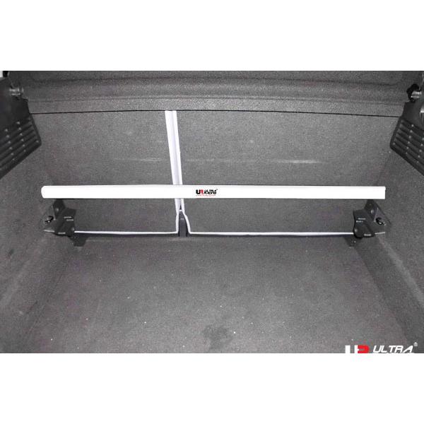 【Ultra Racing】 リアタワーバー アウディ A1 8XCAX 11/01- [RE2-1...