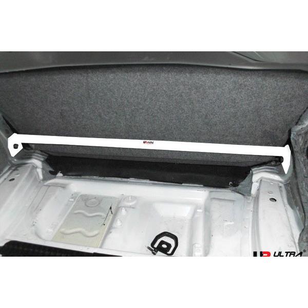 【Ultra Racing】 リアタワーバー BMW 3シリーズ E90 AV30 05/04-14...