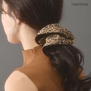 CELINEレイユール シュシュ / シルク＆ゴールドフィニッシュ ブラス箱