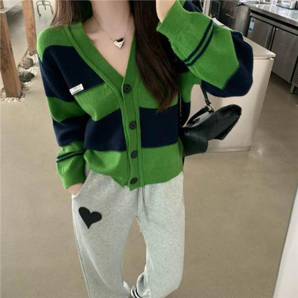 トップス レディース ニット カーディガン Vネック グリーンドロップショルダー ボーダー ボタン ...