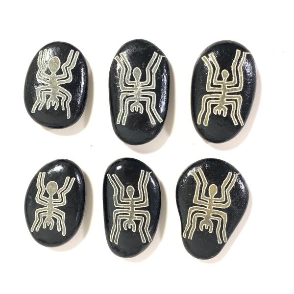 【ペルーのナスカ石１個・ブラック】【蜘蛛・スパイダーの絵】アソート ナスカの地上絵を刻んだ石の置物