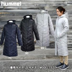 ヒュンメル hummel ピットスポーツ限定 レディース パデッドロングコート ピットスポーツ コラボ商品 中綿 ベンチコート (HLW8081KM)｜vivasports