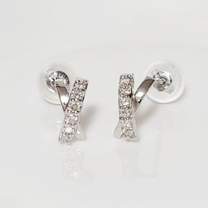 ダイヤモンド ピアス スリーストーン トリロジー 3連 PT900 プラチナ