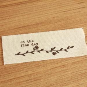 ハンドメイドに 布タグ 5枚セット 綿平織 25mm横- Papyrus Fineday