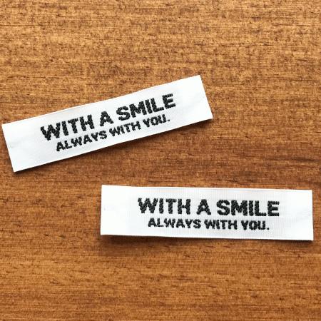 ハンドメイドに刺繍タグ5枚セット‐WITH A SMILE（白色×黒）