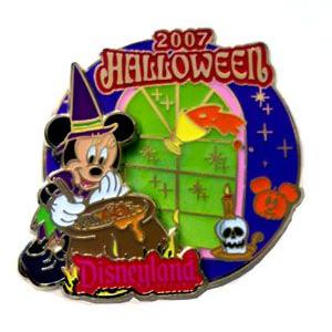 ディズニー  カリフォルニアディズニーリゾート　ハロウィーン　２００７年　ミニー柄ピンバッチ