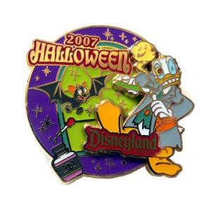 ディズニー  カリフォルニアディズニーリゾート　ハロウィーン　２００７年　ドナルド柄ピンバッチ｜waiwaicompany