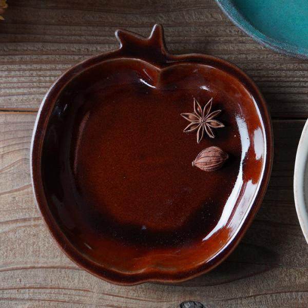 益子焼 りんごのお皿【ブラウン】 中皿 副菜皿 ケーキ皿 取り皿 プレート 林檎 茶色 ナチュラル ...