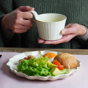 ⭐️大幅値下げ⭐️益子焼　宮沢章　AKIRA 陶器製徳利と酒杯セット　木箱付き 益子焼の酒器セット kinari 【徳利1点/ぐい呑み2点】 わかさま陶芸