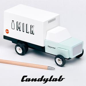 正規輸入品 ニューヨーク・ブルックリン発 Candylab(キャンディラボ) Milk Truck トイカー 木製 アメ車 自動車 アメリカ 男の子 木のおもちゃ 働く車 はたらく車｜wakuwaku-land