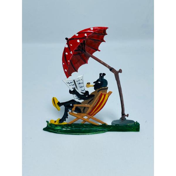 本を読むアリさん