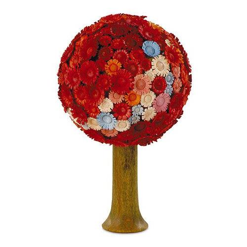 赤とパステルカラーの木