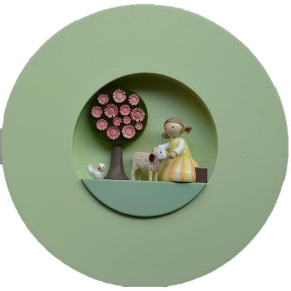 羊と女の子　額入り