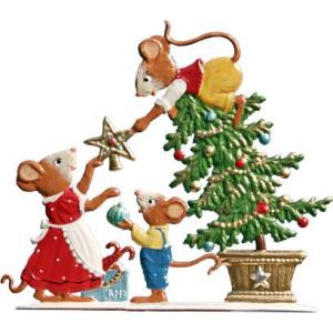 クリスマスツリーを飾るネズミ達｜wald