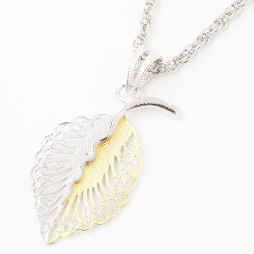 シルバー ペンダント リーフ デザイン 真鍮 縄チェーン付 レディース メンズ お洒落 重ね付け ギ...