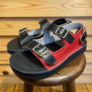 サンダルマン THE SANDALMAN / 別注 レザーサンダル "BUCKLE STRAP SANDAL" BULLHIDE×CHROMEXCELLEATHER (BLACK/RED)｜walnutsimport