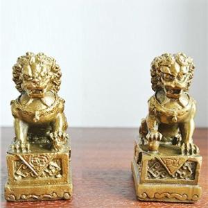 魔除け真鍮製の獅子の置物 2体セット 開運風水グッズ 最新 風水置物 魔除け 金運 風水 狛犬 獅子 和 中国 置物 十二 犬 アジア 雑貨 インテリア