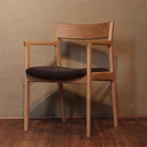 チェア 肘掛椅子 腰掛 両肘付 木製 シャープ 強い 丸い ホワイトオーク材 家具メーカー 日本製 ...