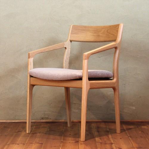 チェア 肘掛椅子 腰掛 両肘付 木製 シャープ 強い 丸い ホワイトオーク材 家具メーカー 日本製 ...