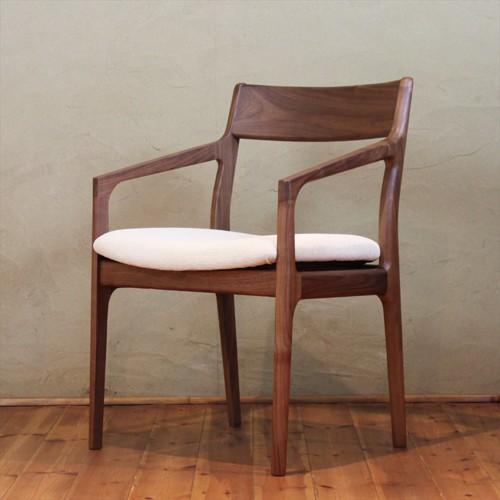 チェア 肘掛椅子 腰掛 両肘付 木製 シャープ 強い 丸い ウォールナット材 家具メーカー 日本製 ...