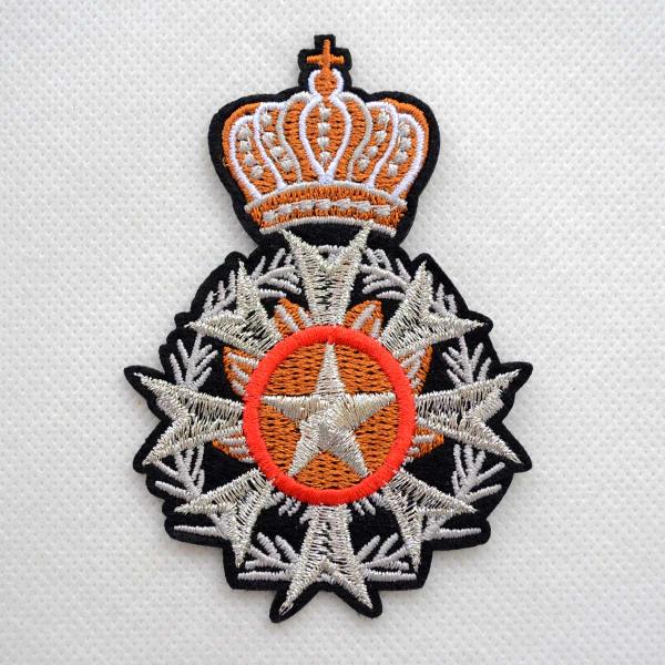 シルバー刺繍 クラシカル エンブレム ワッペン 王冠風デザイン 名前 作り方 TE-004 ハンドメ...