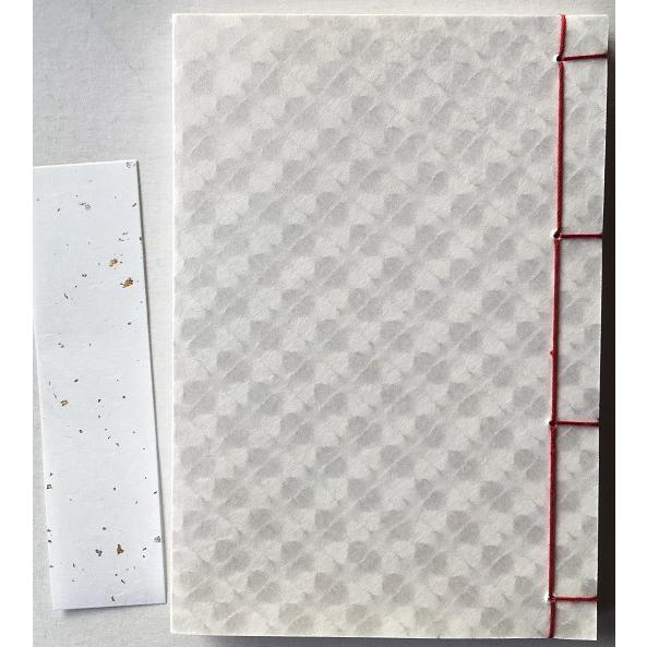 罫線入り和綴じ帖　A6判（縦書き５行罫線・奉書紙）漉き模様和紙　小七宝　白色