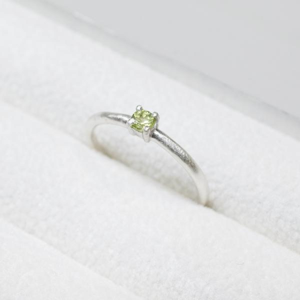 ペリドット ラウンド3mm シルバープレーンリング 1.5mm幅 つや消し 3号〜21号｜WKC P...