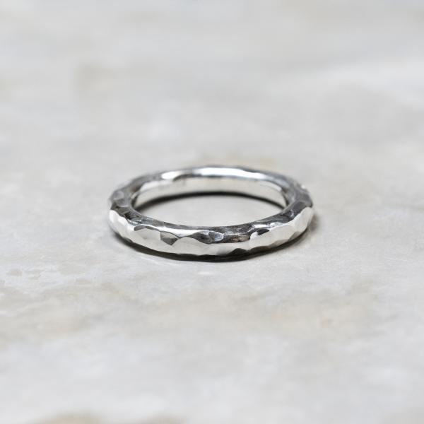 シルバーラウンドプレーンリング 3.0mm幅 鎚目 3号〜27号｜WKS ROUND PLANE R...