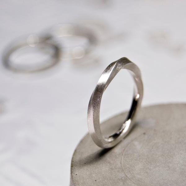 シルバースクエアツイストリング 2.0mm幅 マット 3号〜27号｜WKH SQUARE TWIST...