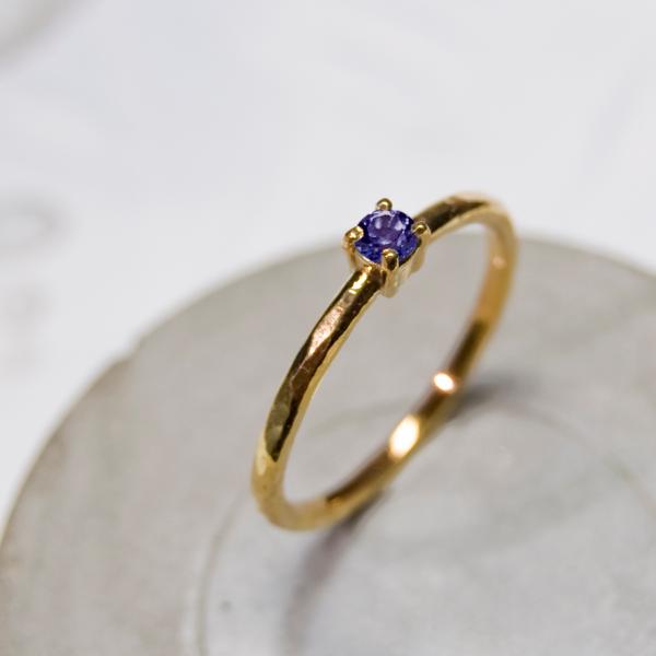 アイオライト ラウンド3mm K24GPプレーンリング 1.5mm幅 槌目 3号〜21号｜W.K.W...