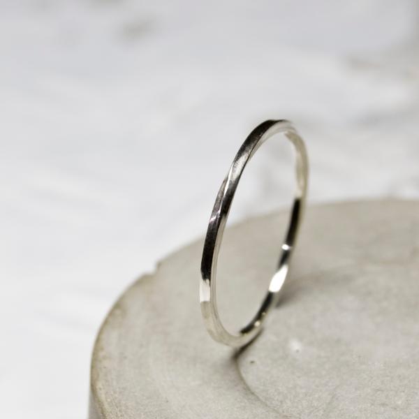 シルバーワンポイント1/2ツイストリング 1.0mm幅 鏡面 3号〜27号｜WKS ONEPOINT...