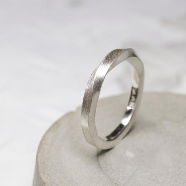 シルバーワンポイント1/2ツイストリング 2.0mm幅 つや消し 3号〜27号｜WKS ONEPOI...