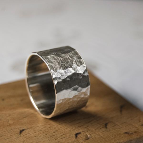 シルバーフラットリング 12.0mm幅 つや消し槌目 3号〜27号｜WKS FLAT RING 12...